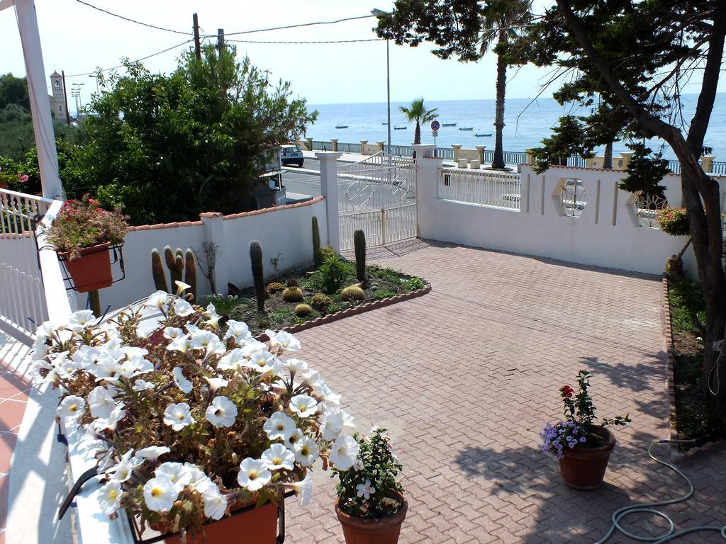 B&B Villa Sul Mare Melito Di Porto Salvo Exterior photo